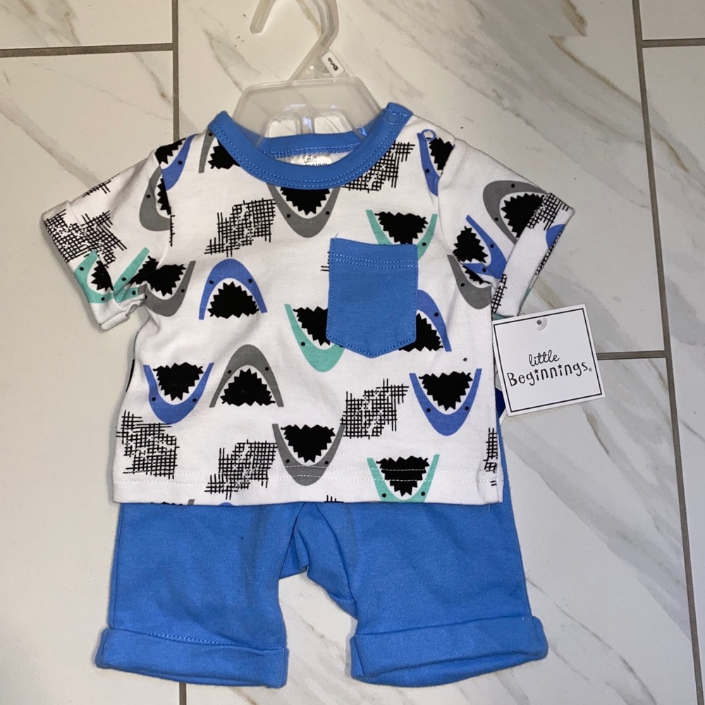 NWT Little Beginnings 2 Piece Shark T Shirt/Shorts
